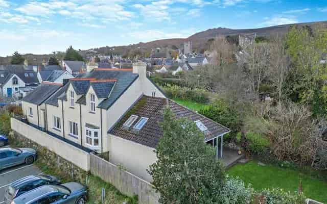 Modern Property with Spacious Accommodation and Ample Parking in Newport
