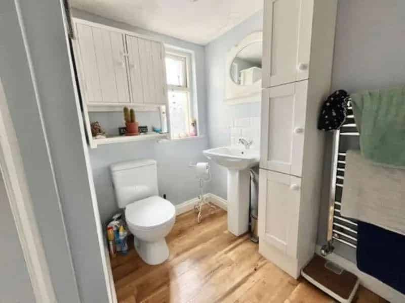 4 bed house for sale