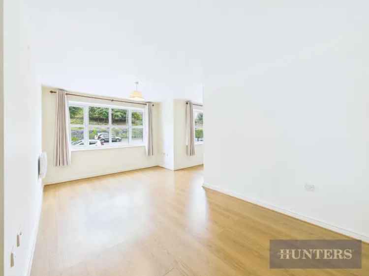 2 Bedroom Flat For Sale in Scarborough