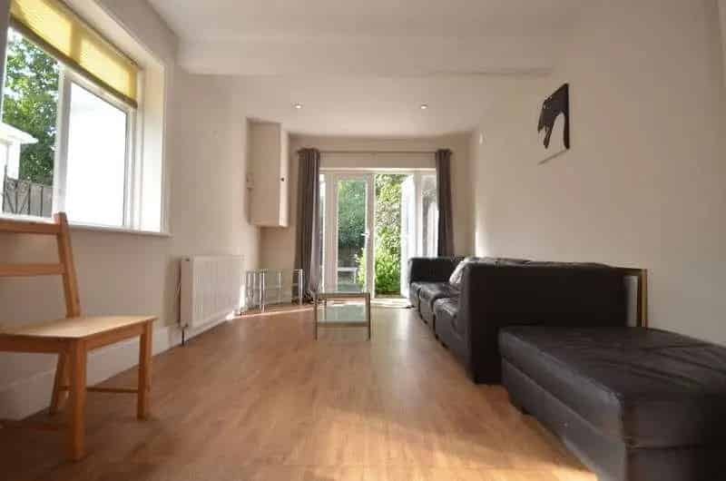 3 Bed House for Sale Near River Park Scheme
