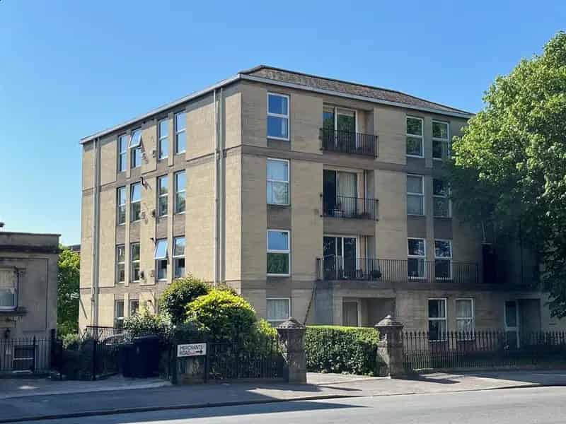 2 Bedroom Flat for Sale