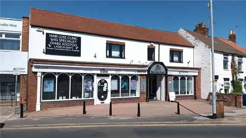 Retail Unit in Red Lion Court Arcade with Parking