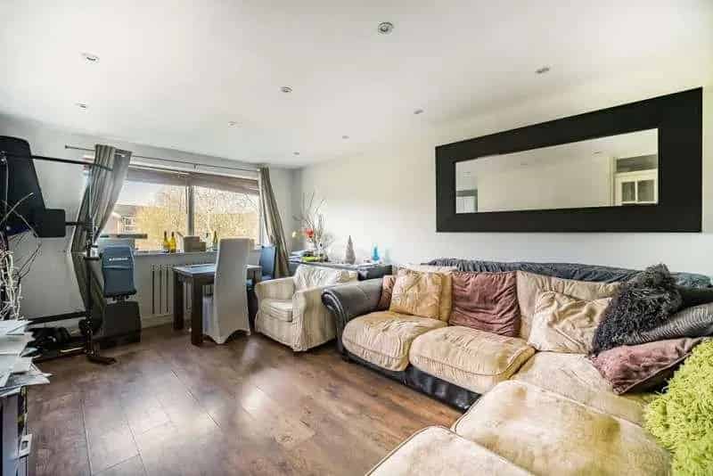 2 Bed Flat for Sale via Online Auction