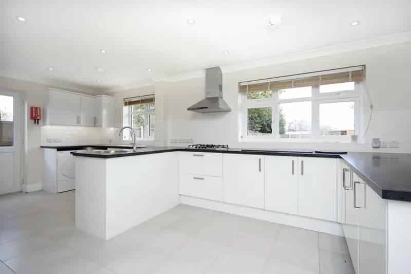 5 Bedroom Detached House to Rent Thames Ditton