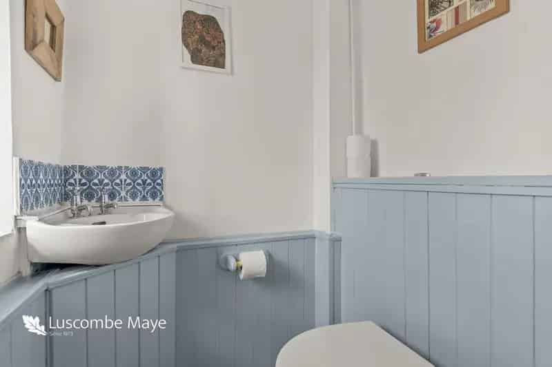 2 Bed Character Cottage For Sale