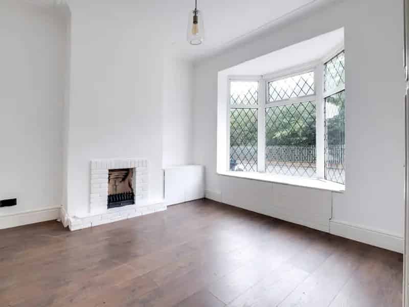 Victorian Mid Terrace House Two Reception Three Bedrooms Long Garden