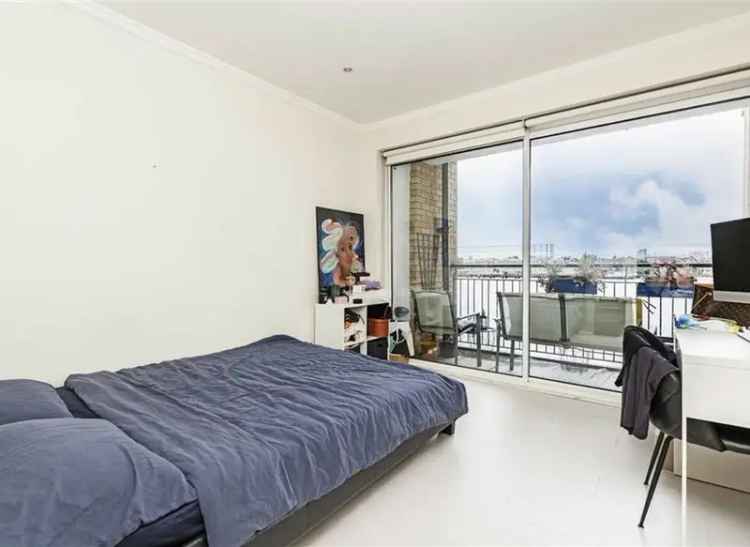 Flat For Sale in Wapping High Street, London, England