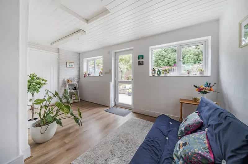 5 Bedroom House in Bampton - Large Family Home