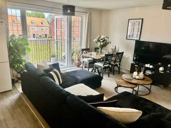 Flat For Rent in Arun, England