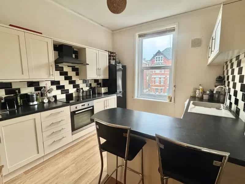 2 Bedroom Flat for Sale Folkestone Kent