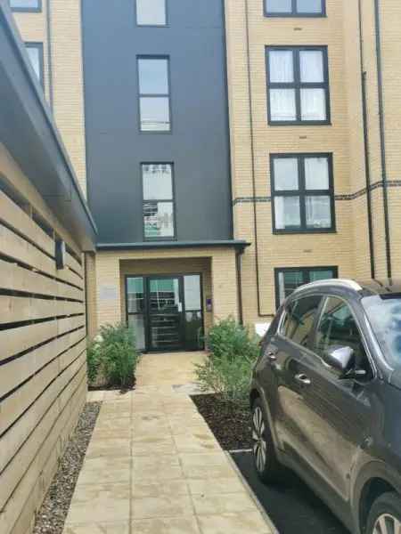 Flat For Rent in Welwyn Hatfield, England