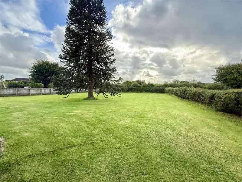 3 bed house for sale