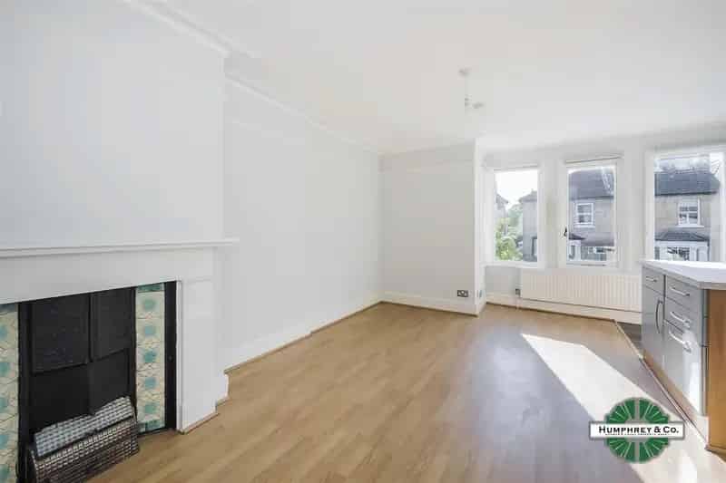 1 Bedroom  House to Rent