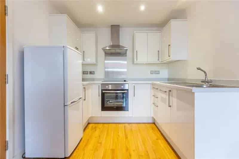 1 Bedroom Apartment to Rent in Bedminster
