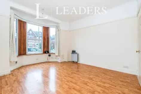 2 Bedroom Flat Shirley Southampton Ground Floor Residents Parking
