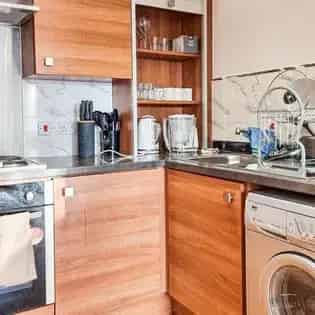 2 Bedroom 115m² Pet Friendly Apartment Manchester Free Parking