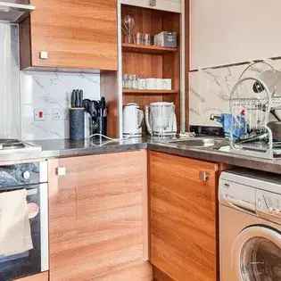 2 Bedroom 115m² Pet Friendly Apartment Manchester Free Parking