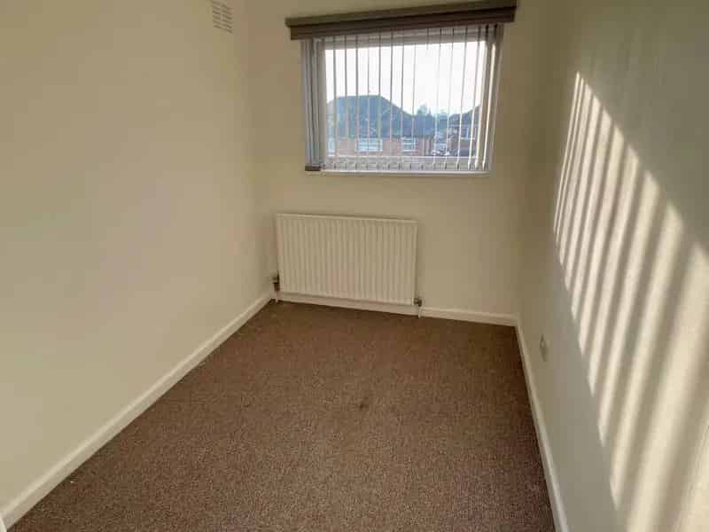 3 Bedroom Semi-Detached House to Rent