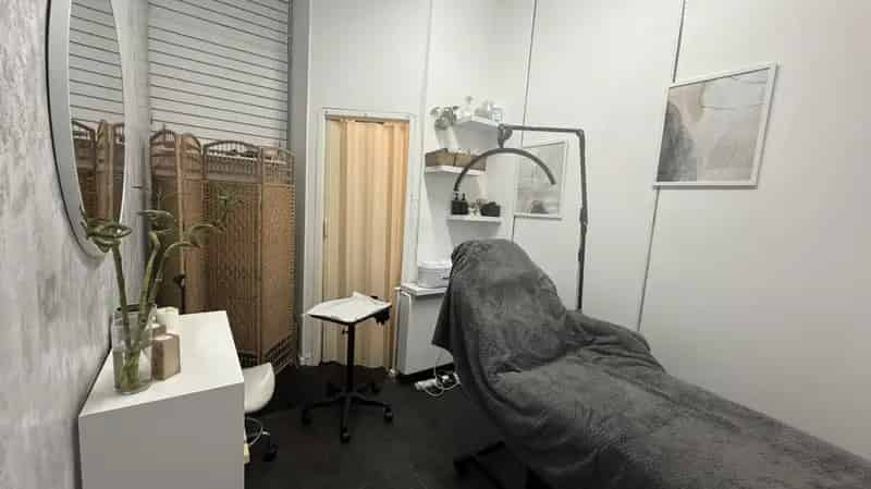 Commercial Property To Let Dewsbury Town Centre Hair Beauty Salon