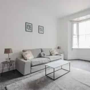 5 rooms flat of 394 m² in Birmingham