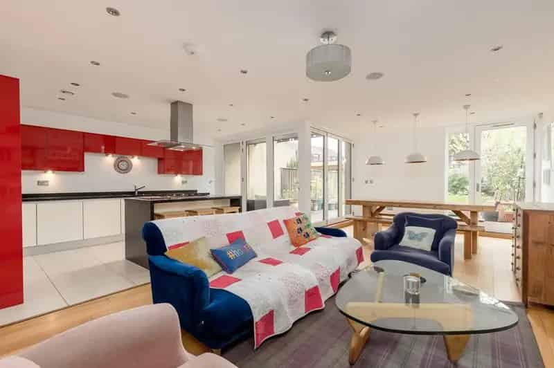 4 Bedroom Townhouse Murrayfield Modern Kitchen En-Suite Bathrooms