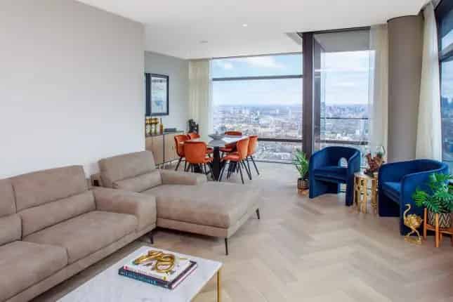 Luxury Two-Bedroom Apartment in London EC2A
