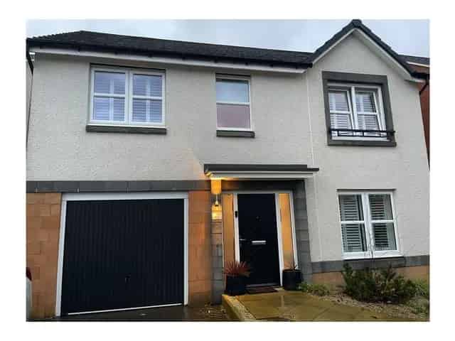 4 Bedroom Detached House for Sale in Dargavel Village