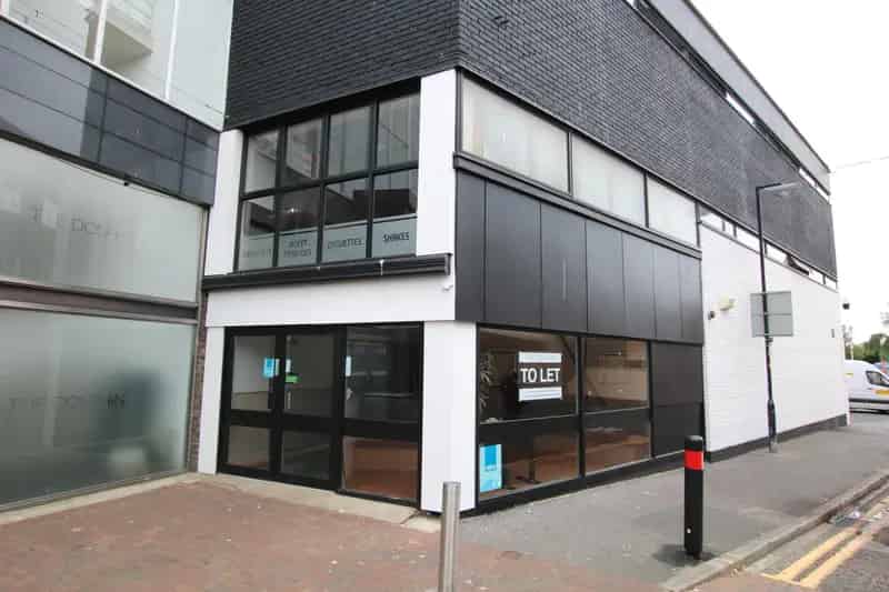Restaurant Retail Unit Poole Dolphin Shopping Centre 1953 sq ft