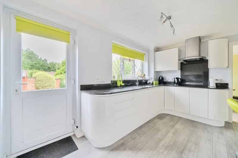 4 Bed Detached House For Sale
