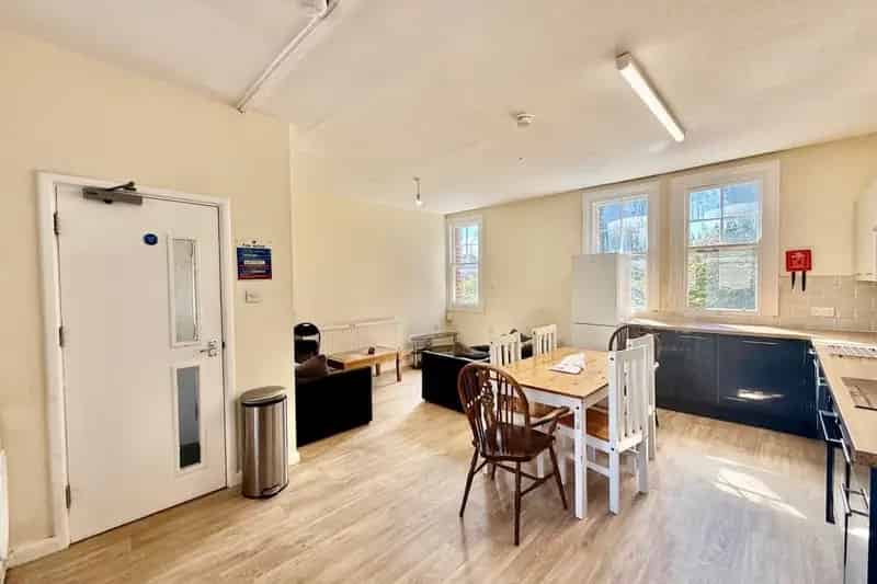 Flat For Rent , Portsmouth, England