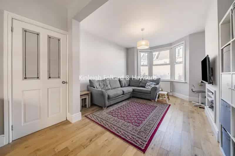 Three Bedroom Victorian Home with Garden