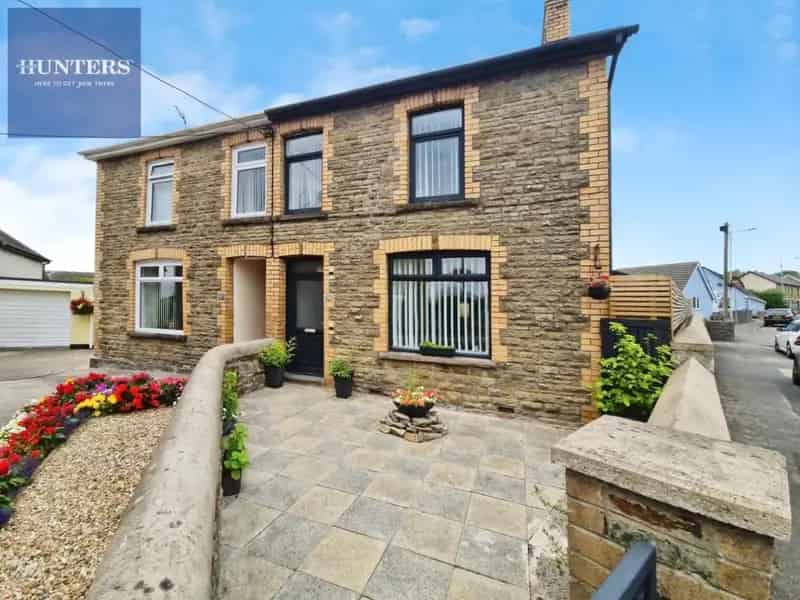 4 bedroom House
 For Sale