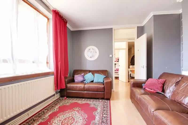 2 Bedroom Apartment House to Rent