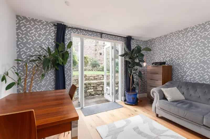 2 Bedroom Cottage For Sale