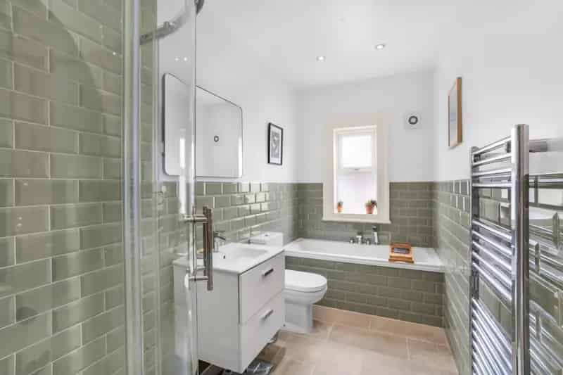 4 Bedroom House For Sale Roundhay