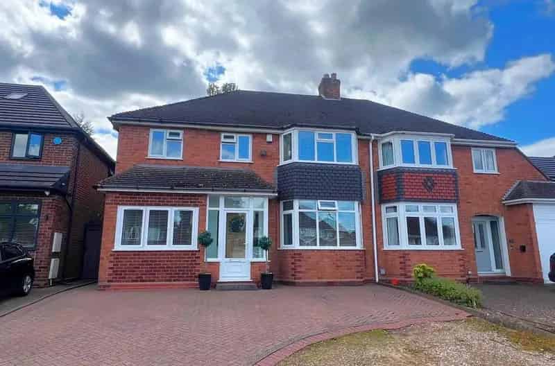 5 Bedroom Semi Detached House For Sale