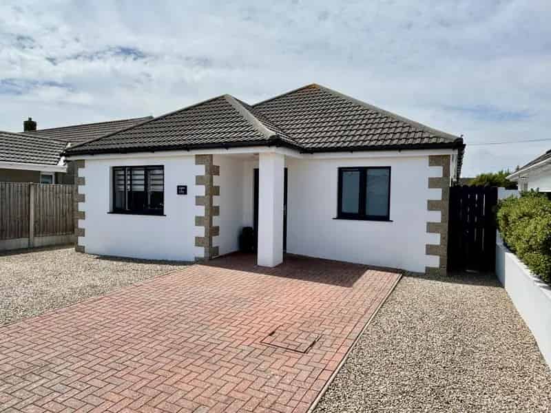 4 Bedroom Detached Bungalow For Sale