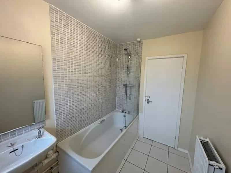 Refurbished First Floor Flat Kettering Two Double Bedrooms Private Garden