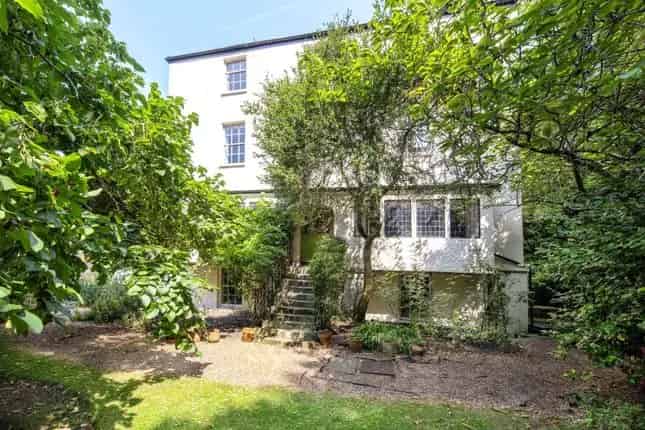Grade II Listed House Hampstead Heath 5 Beds 2 Baths 4000 sq ft