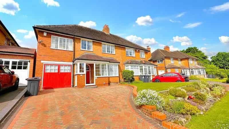 4 Bedroom Semi-Detached House for Sale
