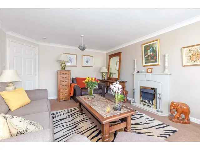 4 Bedroom Detached House for Sale in Livingston