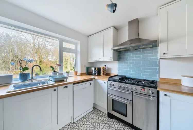 2 Bedroom Maisonette for Sale Near Morden Tube