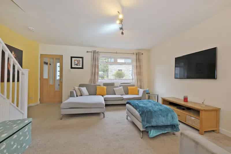 Three Bedroom Home in Port Elphinstone