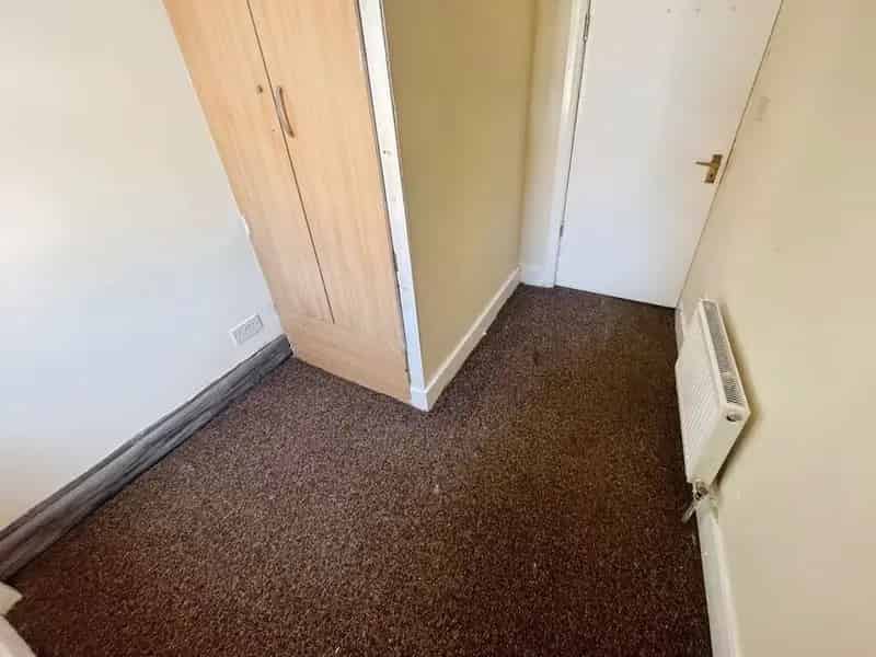 3 Bedroom Flat to Rent Barking Road E13