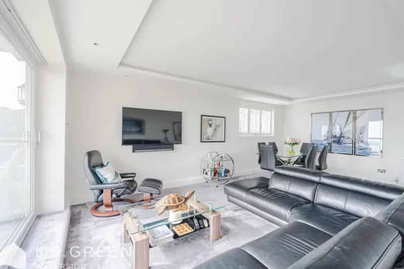 2 Bedroom Sea View Apartment for Sale Cliff Lodge