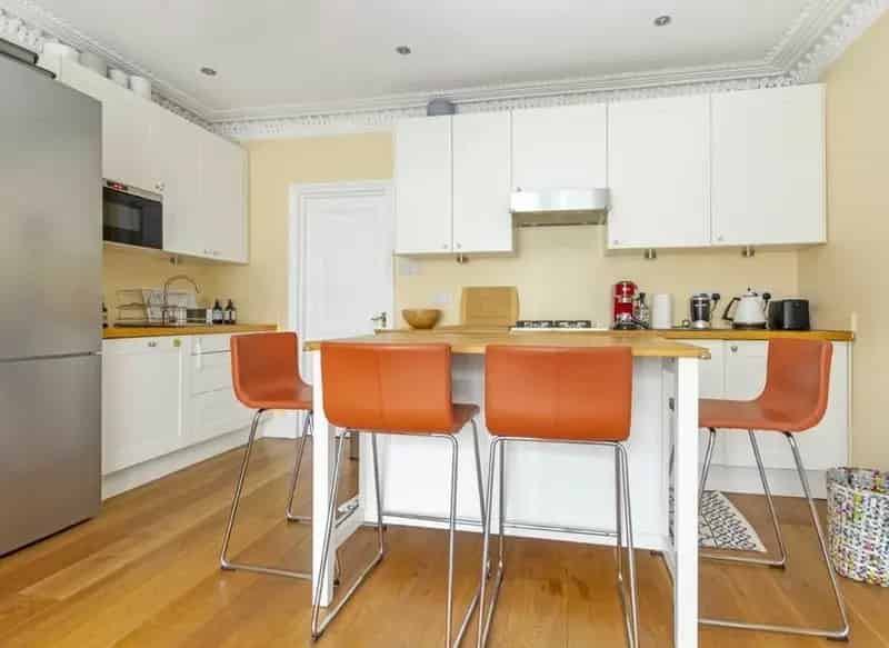 2 Bedroom Ground Floor Apartment Stunning Period Conversion