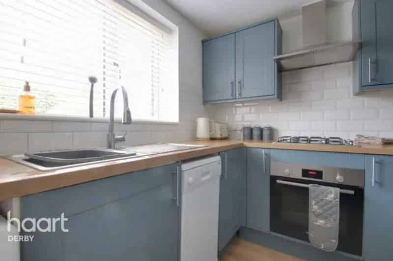 3 Bedroom Semi-Detached House to Rent