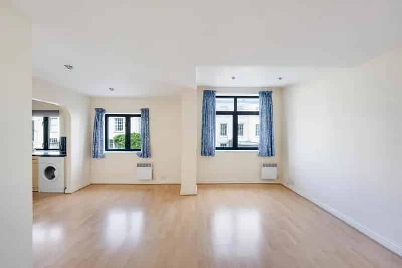 2 Bedroom Flat to Rent Clifton