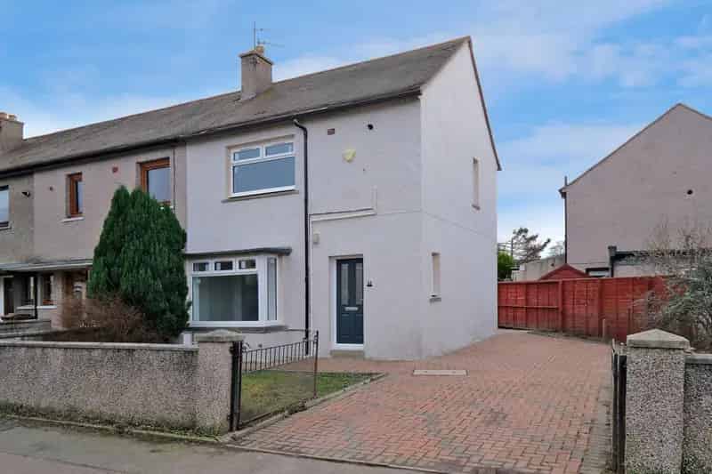 2 Bedroom End Terraced House in Mastrick Aberdeen