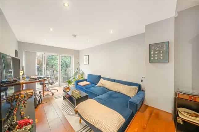 Maisonette for sale in Gloucester Avenue, Primrose Hill, London NW1